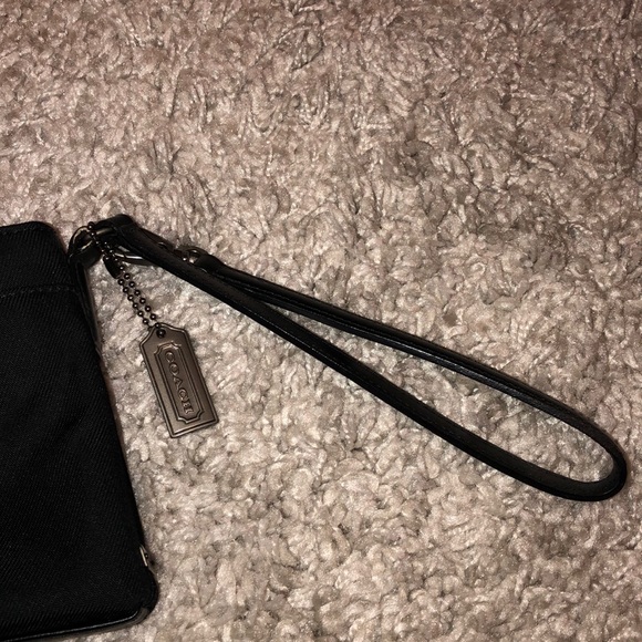 BLACK COACH WRISLET/CLUTCH - Picture 2 of 7